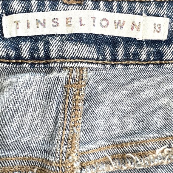 NWT Tinseltown Women's The Mom Jeans Size 13 High Rise Distressed Blue Stretch - Picture 9 of 10